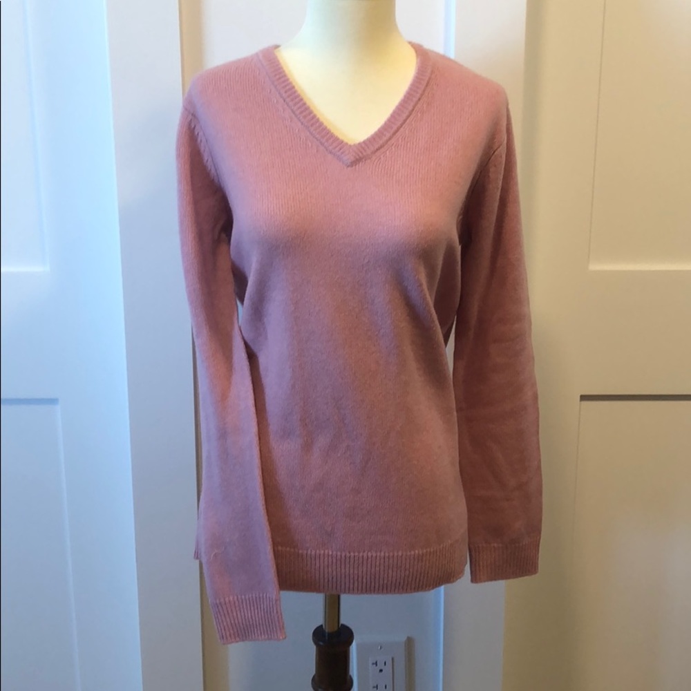 ❌Sold❌ WoolOvers v neck sweater